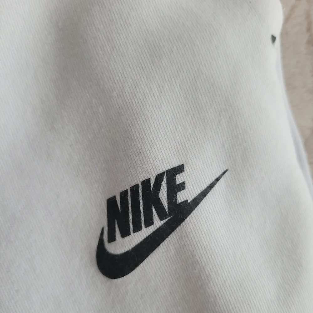 NIKE SMALL - Picture 5 of 10